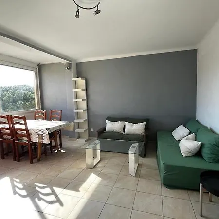 Avec 3 Chambres Hyeres