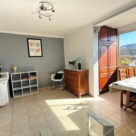 Апартаменты Avec 3 Chambres Йер