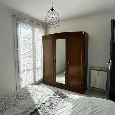 Avec 3 Chambres Hyeres